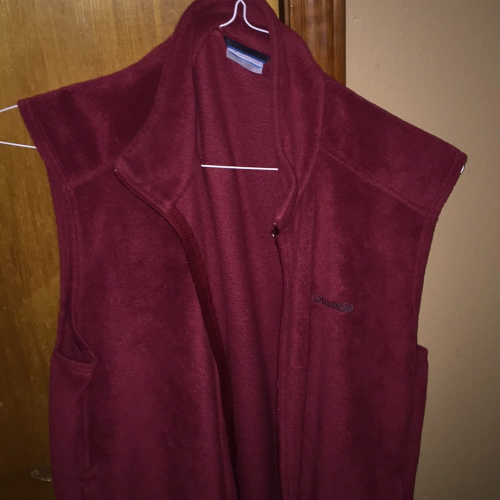 Men’s large fleece Columbia vest. Worn twice.
